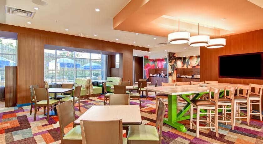 Fairfield Inn & Suites By Marriott Kamloops Exteriör bild