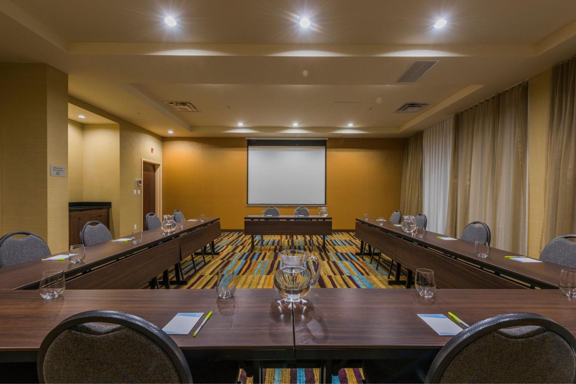 Fairfield Inn & Suites By Marriott Kamloops Exteriör bild