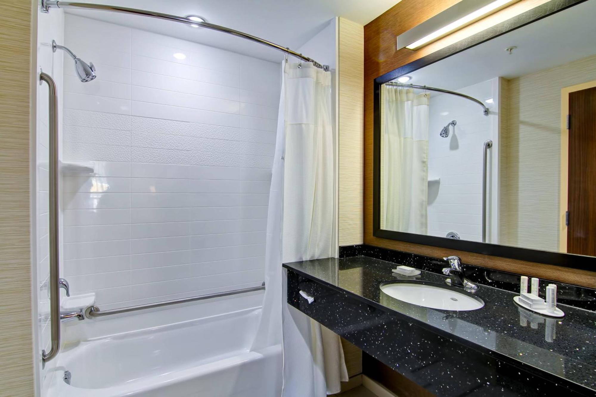 Fairfield Inn & Suites By Marriott Kamloops Exteriör bild