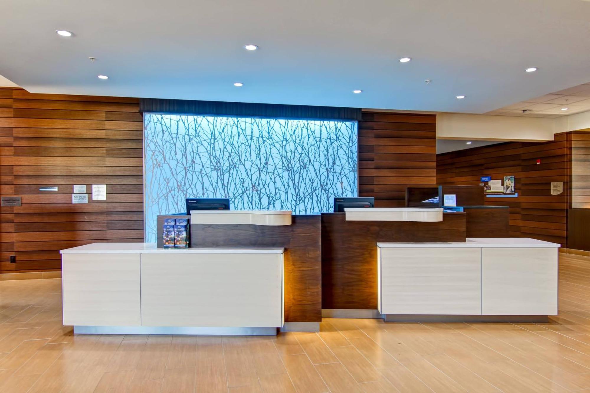 Fairfield Inn & Suites By Marriott Kamloops Exteriör bild