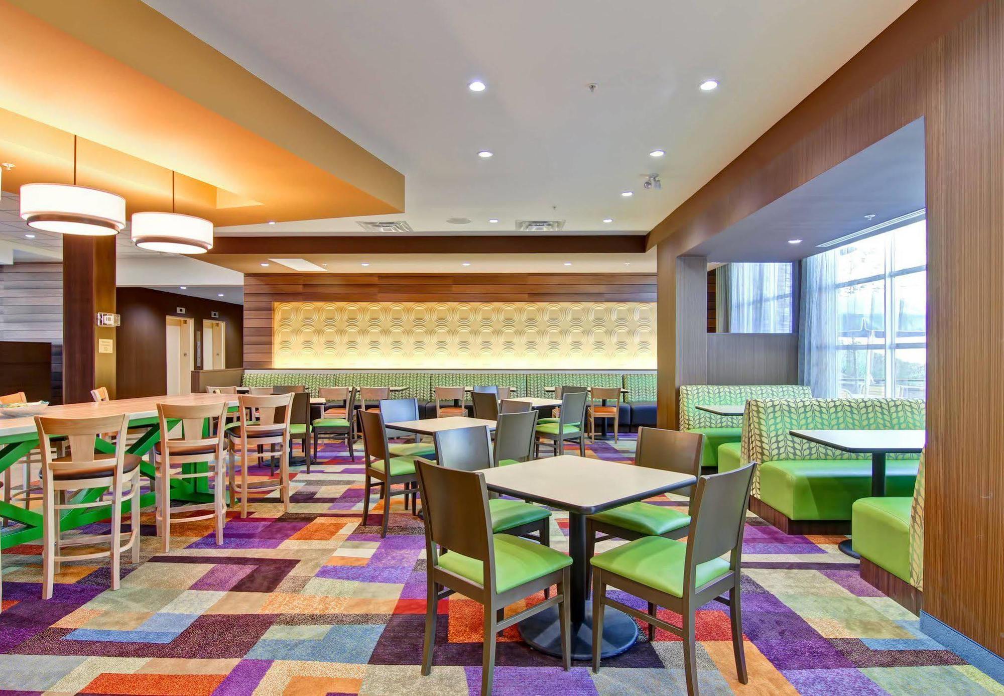 Fairfield Inn & Suites By Marriott Kamloops Exteriör bild
